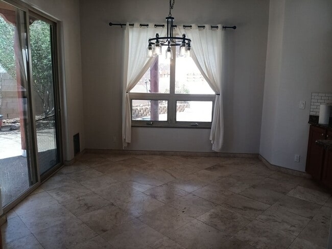 Building Photo - 3 Bedroom, 2 Bathroom! Lovely Home!