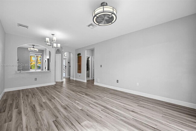 Building Photo - 640 SE 1st St