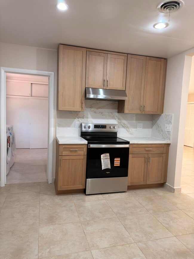 Building Photo - 7500 SW 98th Ct