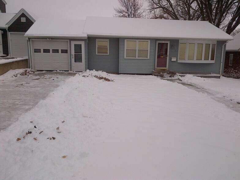 Cozy 2 Bedroom ranch with large backyard near Dodger Stadium - 1624 elmhurst ave