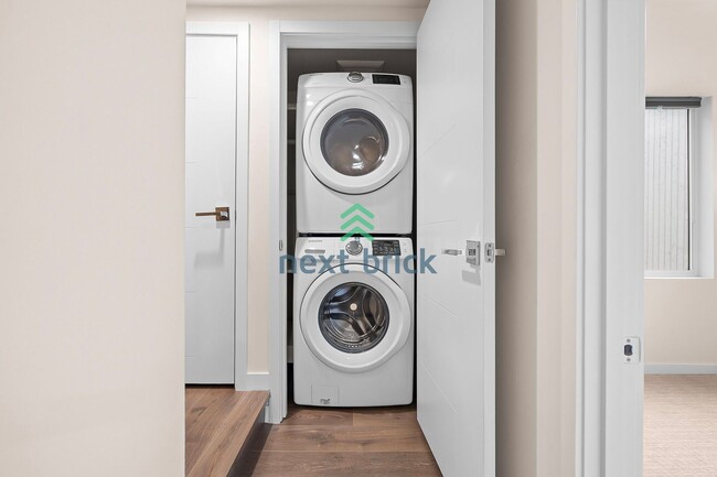 Building Photo - 2 Bed 2 Bath Single-family House Available for Rent!