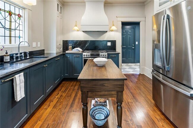 Building Photo - 95 Vannoy St SE