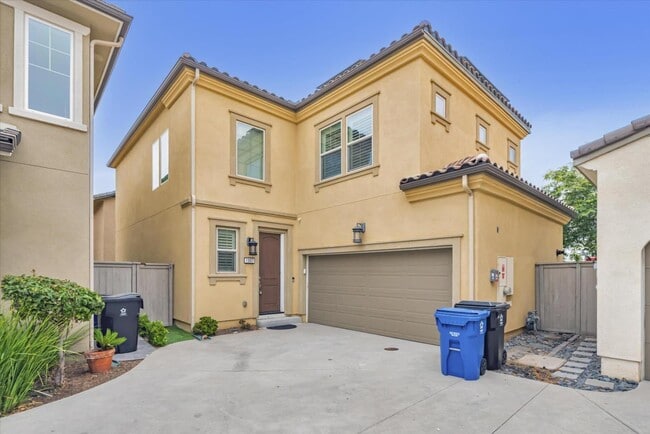 Primary Photo - 1067 Sea Glass Wy