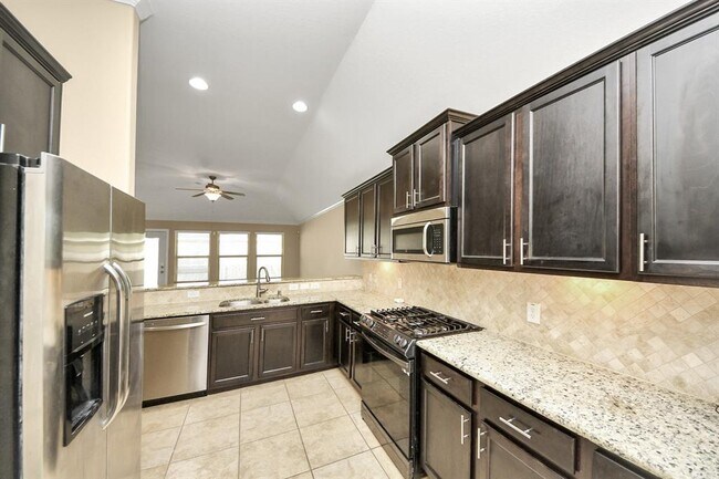 Building Photo - 2439 Dark Elm Dr