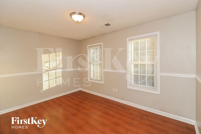 Building Photo - 3999 Verbena Dr