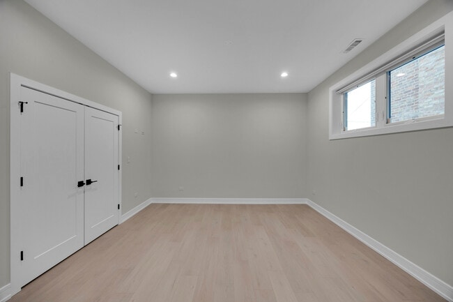 Building Photo - 4629 S Michigan Ave