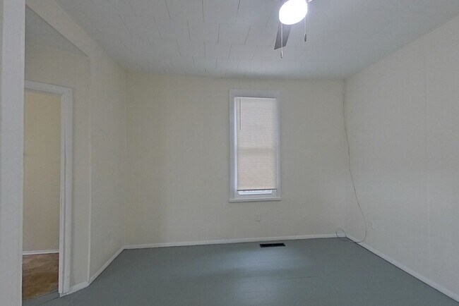 Building Photo - 1473 Thomas Ave