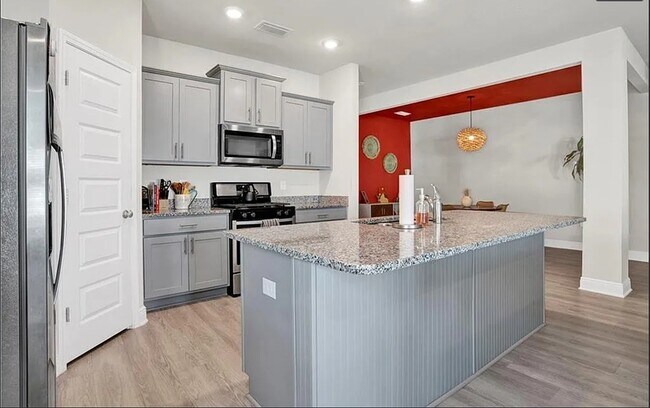 Building Photo - 24253 Alydar Lp
