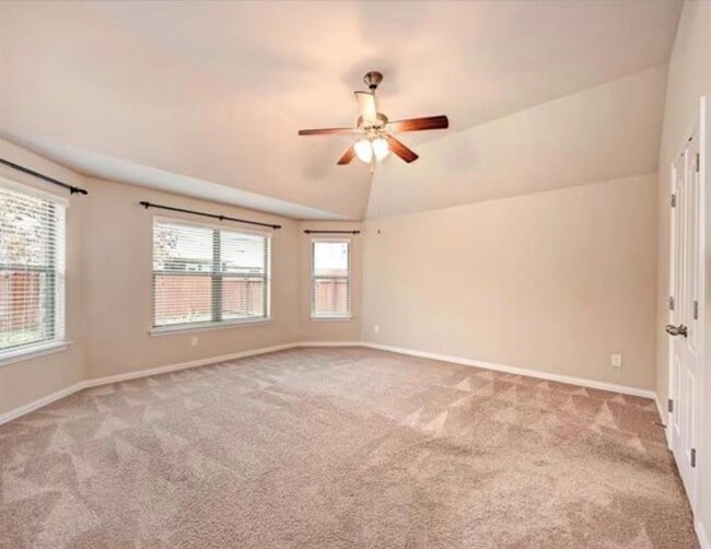 Building Photo - 2468 Millbrook Loop