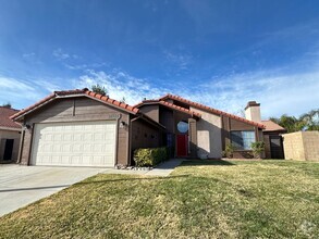 Building Photo - Spacious East Palmdale Home