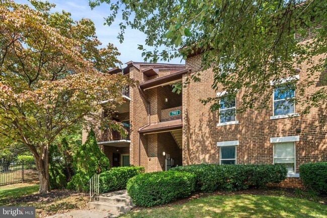 Building Photo - 7911 Badenloch Way