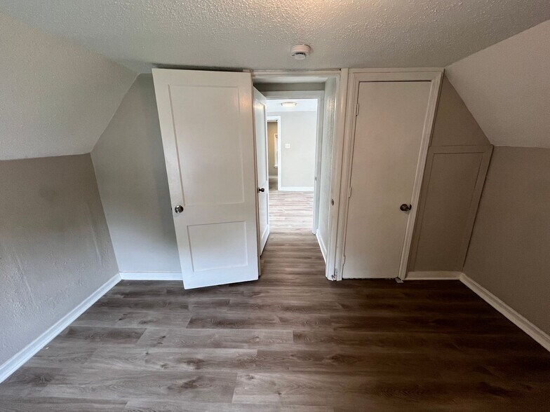 Building Photo - 6126 S Benton Ave