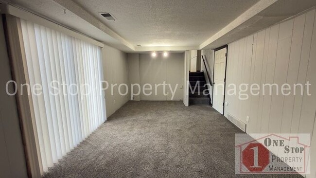 Building Photo - Beautiful Split Level Home w/ 4 Bedroom an...