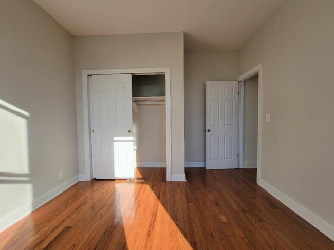 Building Photo - 1 bedroom in ASTORIA NY 11103