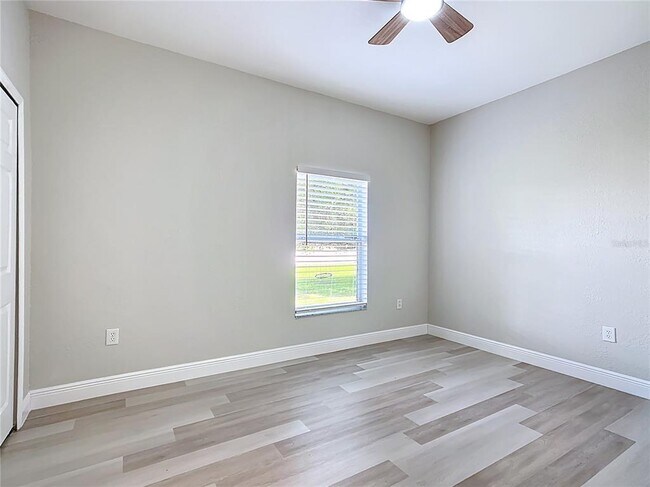 Building Photo - 550 Reddicks Cir