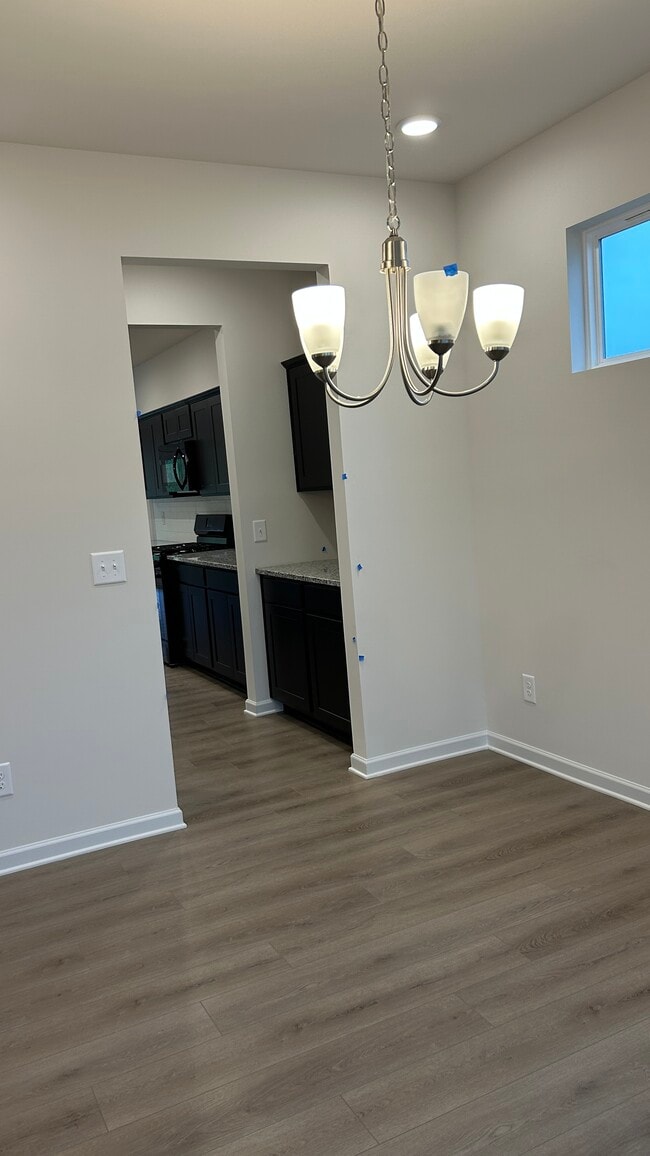 Building Photo - 415 Pointe N Dr