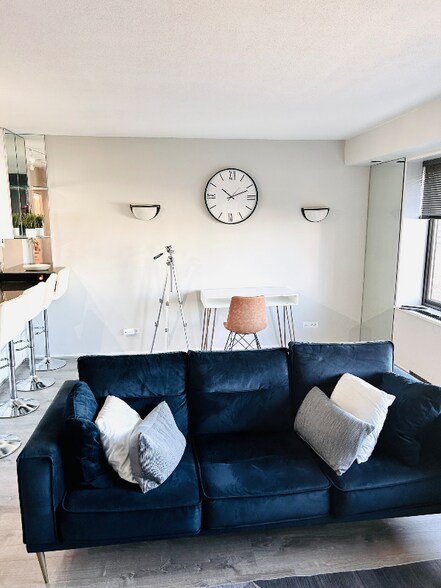 Building Photo - 15 S 1st St