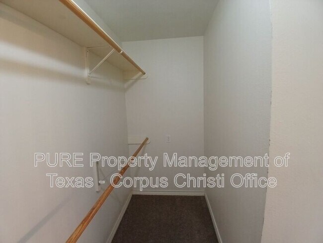 Building Photo - 7609 Cold Springs Dr
