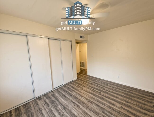 Building Photo - 7120 N 66th Dr