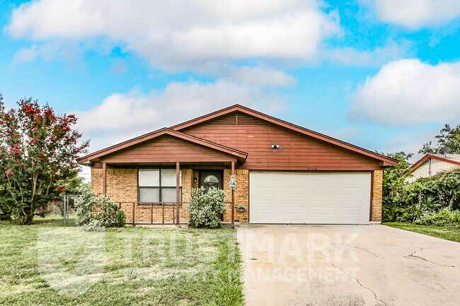 Primary Photo - 2110 El Dorado Dr