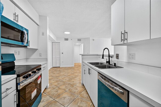 Building Photo - 2011 Renaissance Blvd