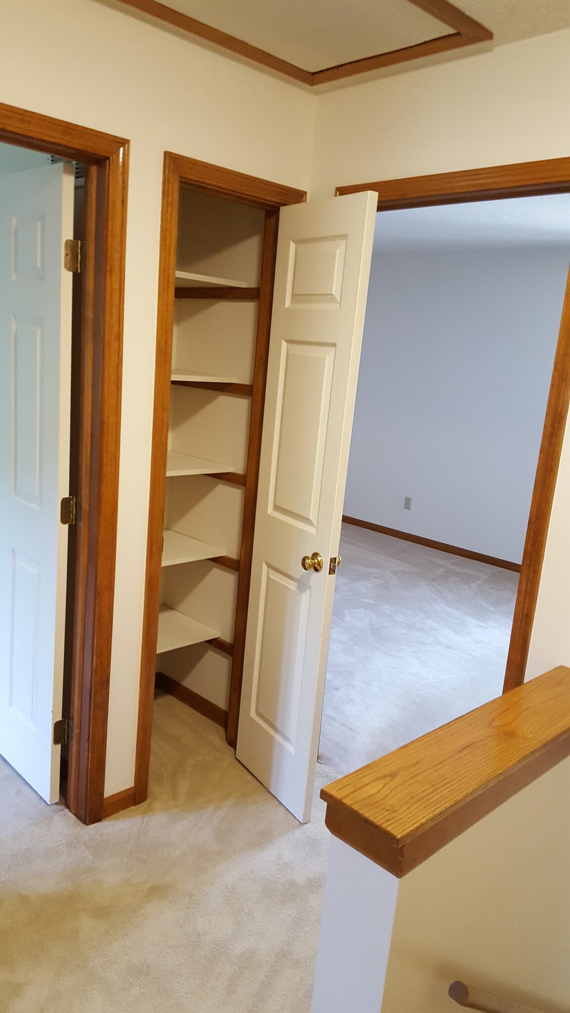 Linen Closet - 880 E Bryan St
