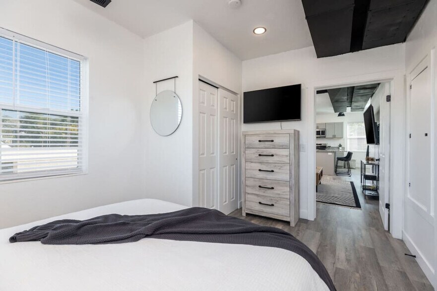 Building Photo - 677 S 700 E