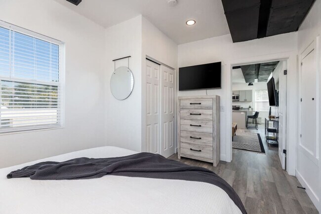 Building Photo - 677 S 700 E