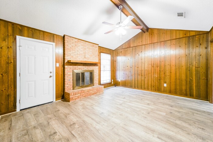 Building Photo - 296 Woodcliff Dr