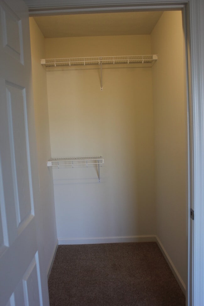 Building Photo - ***MOVE IN SPECIAL***One Bedroom Garden Apartment