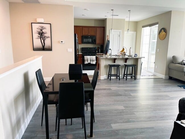 Building Photo - Modern 2 bed / 2 bath - Coming Soon! Available 3/15/2026!