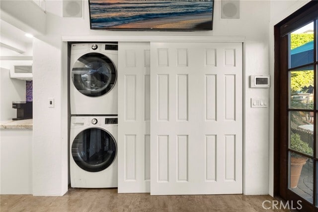 Building Photo - 486 Holly St