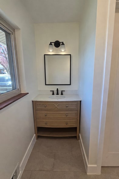 Building Photo - 2934 S Zurich Ct