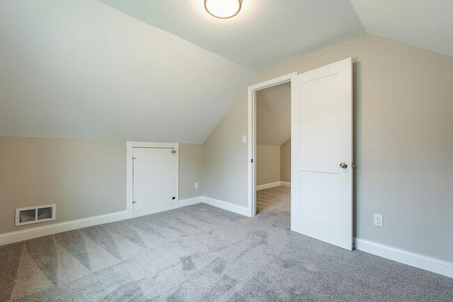 Building Photo - 2100 Delmore St