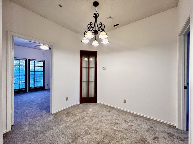 Building Photo - 4800 W Lovers Ln