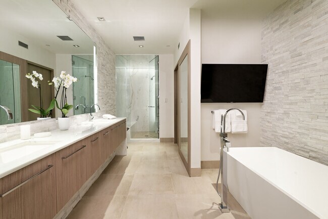 Building Photo - 126 Juan St