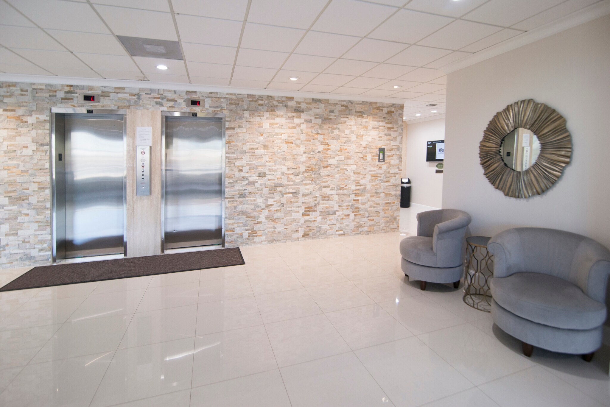 Building Photo - 2017 S Ocean Dr