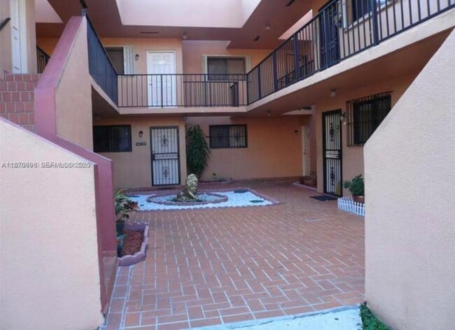 Building Photo - 1290 W 41st St