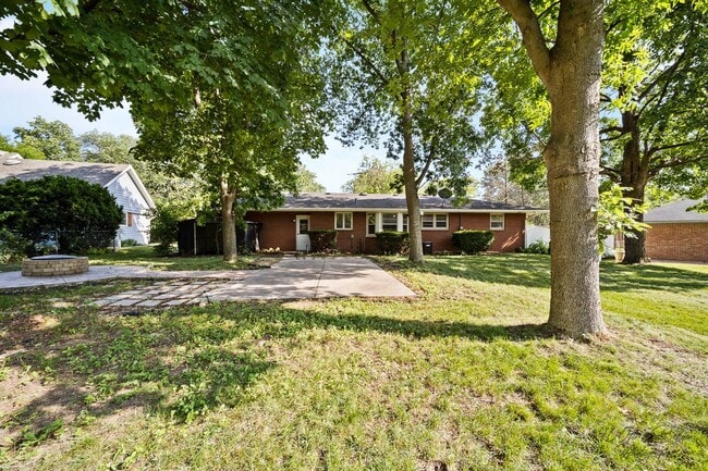 Building Photo - 4576 Pepper Dr