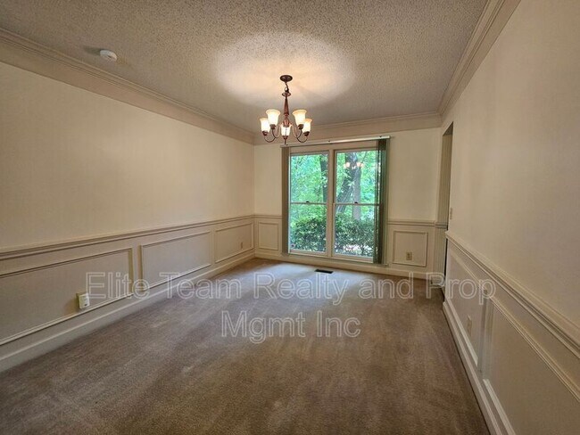 Building Photo - 4015 Brownes Ferry Rd