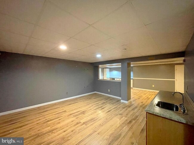 Building Photo - 20871 Freedom Run Dr