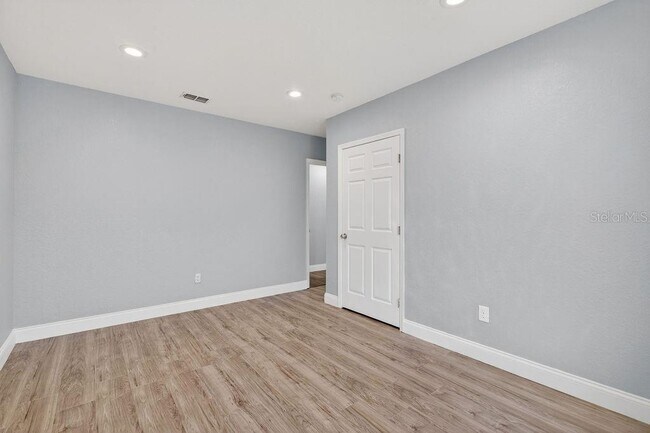 Building Photo - 722 22nd St