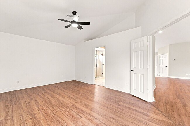 Building Photo - 3708 Kent Dr