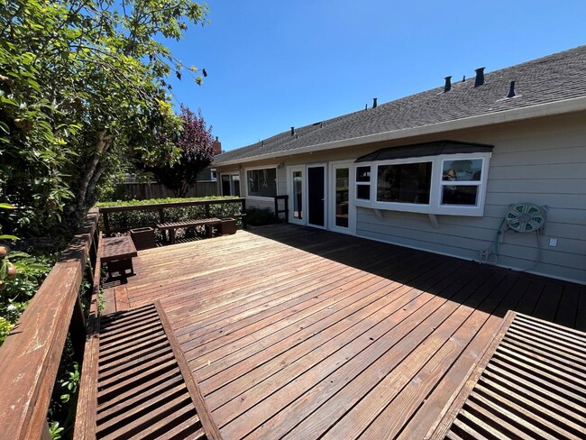 Building Photo - 2066 Touraine Ln