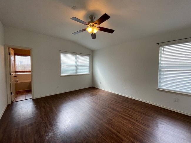 Building Photo - 10520 Dunham Forest Rd