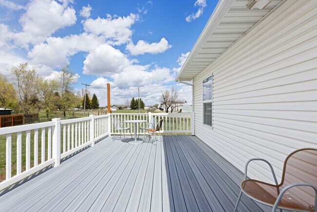 Building Photo - 4-Bed 2-Bath Hidden Gem on a Quiet Cul-de-Sac in Idaho Falls – Move-In Ready!