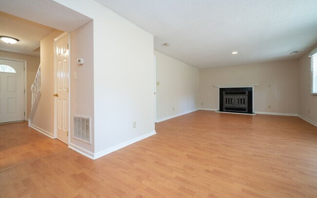 Building Photo - Spacious 3 bedroom home in desirable SW Durham! Super dog friendly with large fenced yard!