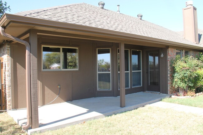 Building Photo - 191 Aster Dr