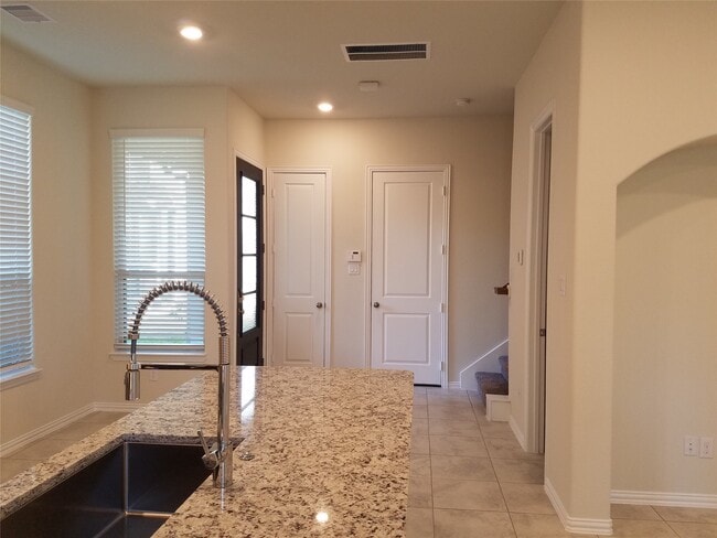 Building Photo - 218 Moon Dance Ct