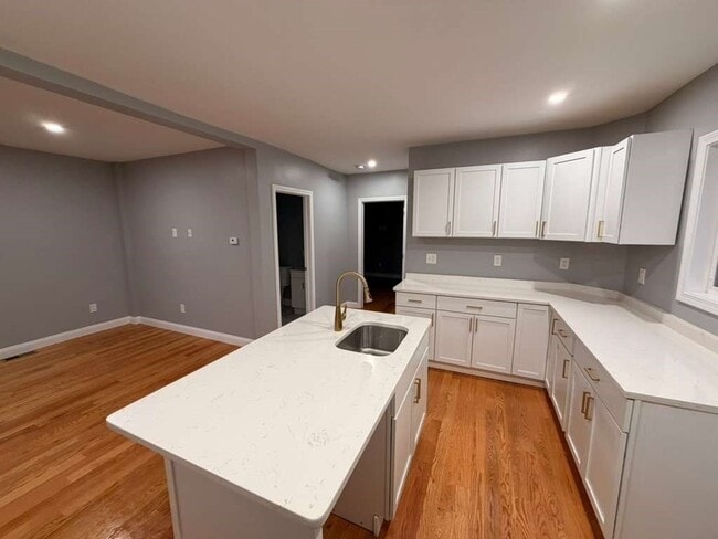 Primary Photo - 63 Essex St